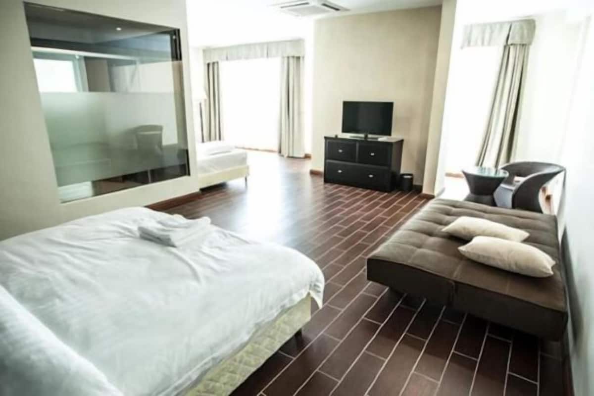 In-room safe, cribs/infant beds, rollaway beds, free WiFi