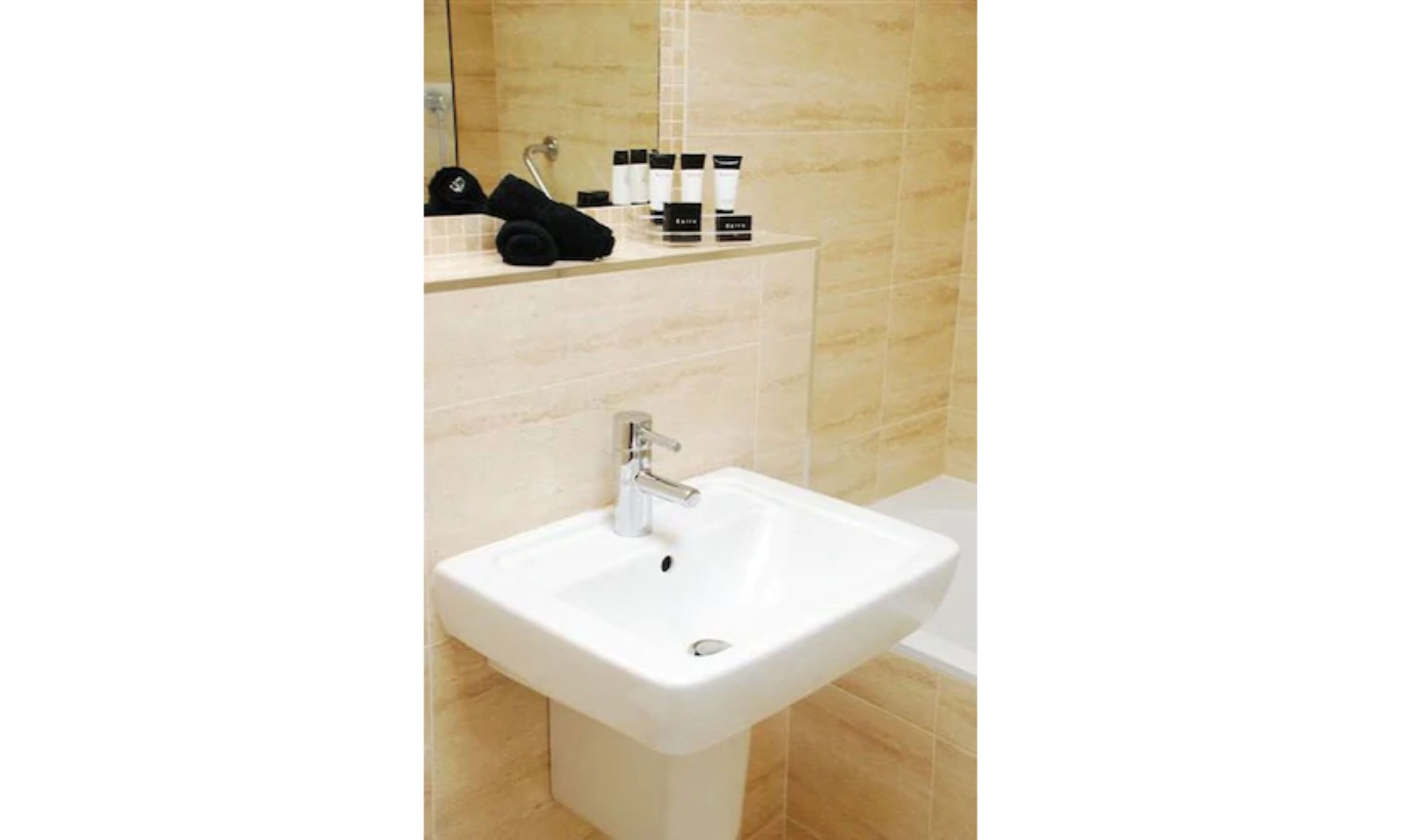 twin room | bathroom sink