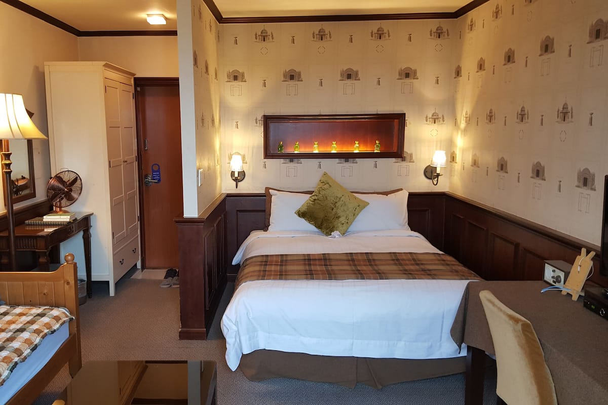 Room JY (J, Y Randomly assigned) | Down comforters, minibar, desk, soundproofing