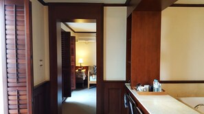 Room JY (J, Y Randomly assigned)