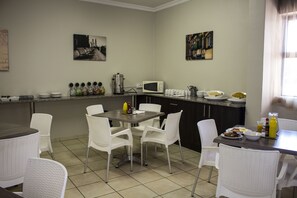 Tägliches nach Wunsch zubereitetes Frühstück (55 ZAR pro Person)