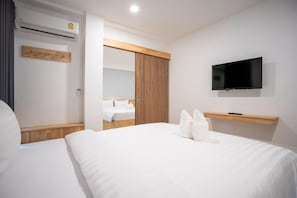Family Room (Superior) | Premium bedding, minibar, desk, soundproofing