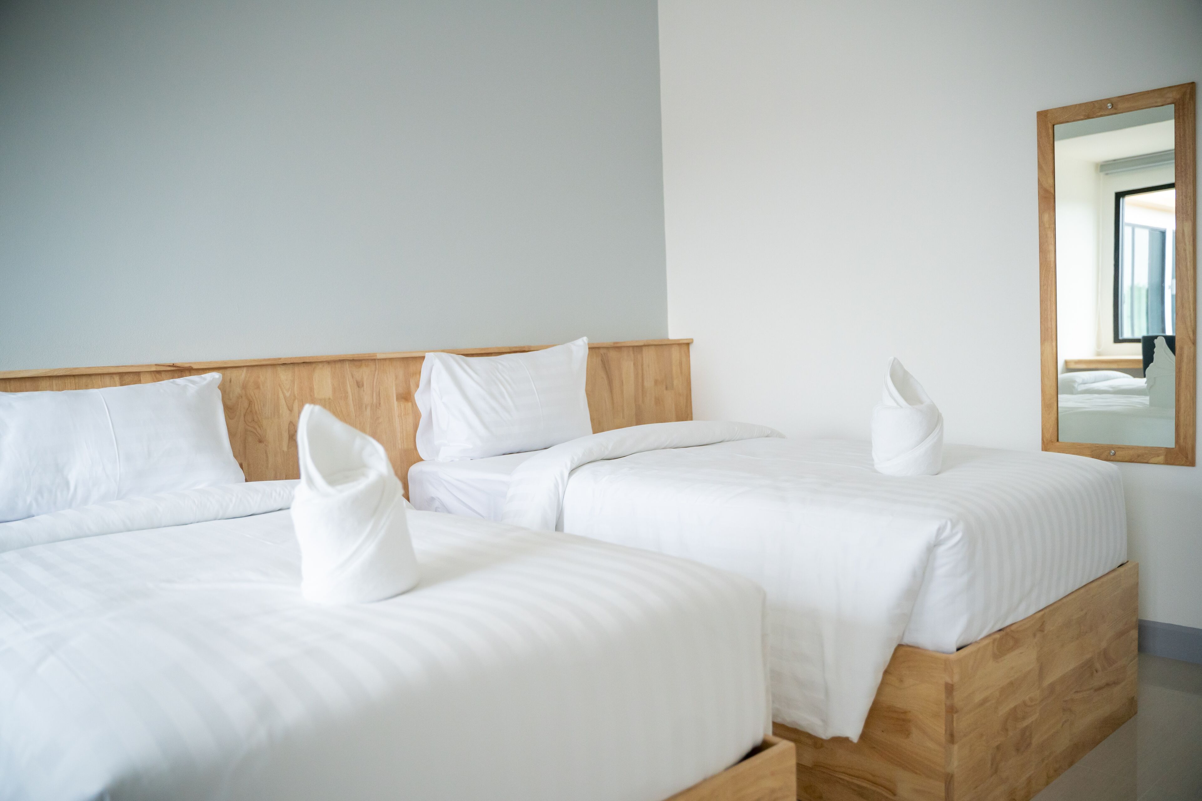 superior twin room | premium bedding, minibar, desk, soundproofing