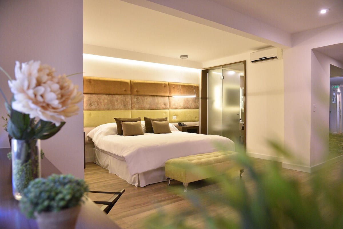 In-room safe, desk, laptop workspace, soundproofing