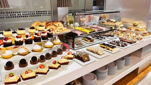 Free daily buffet breakfast - Hotel Denver (Mar del Plata)