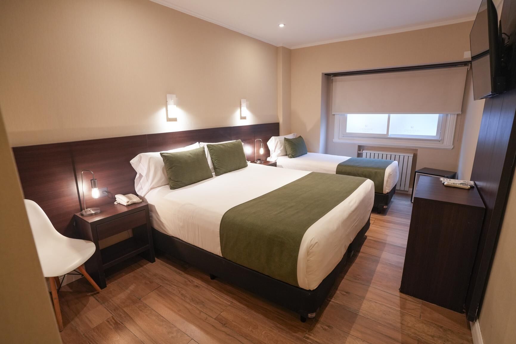 Caja de seguridad en la habitación y decoración personalizada 