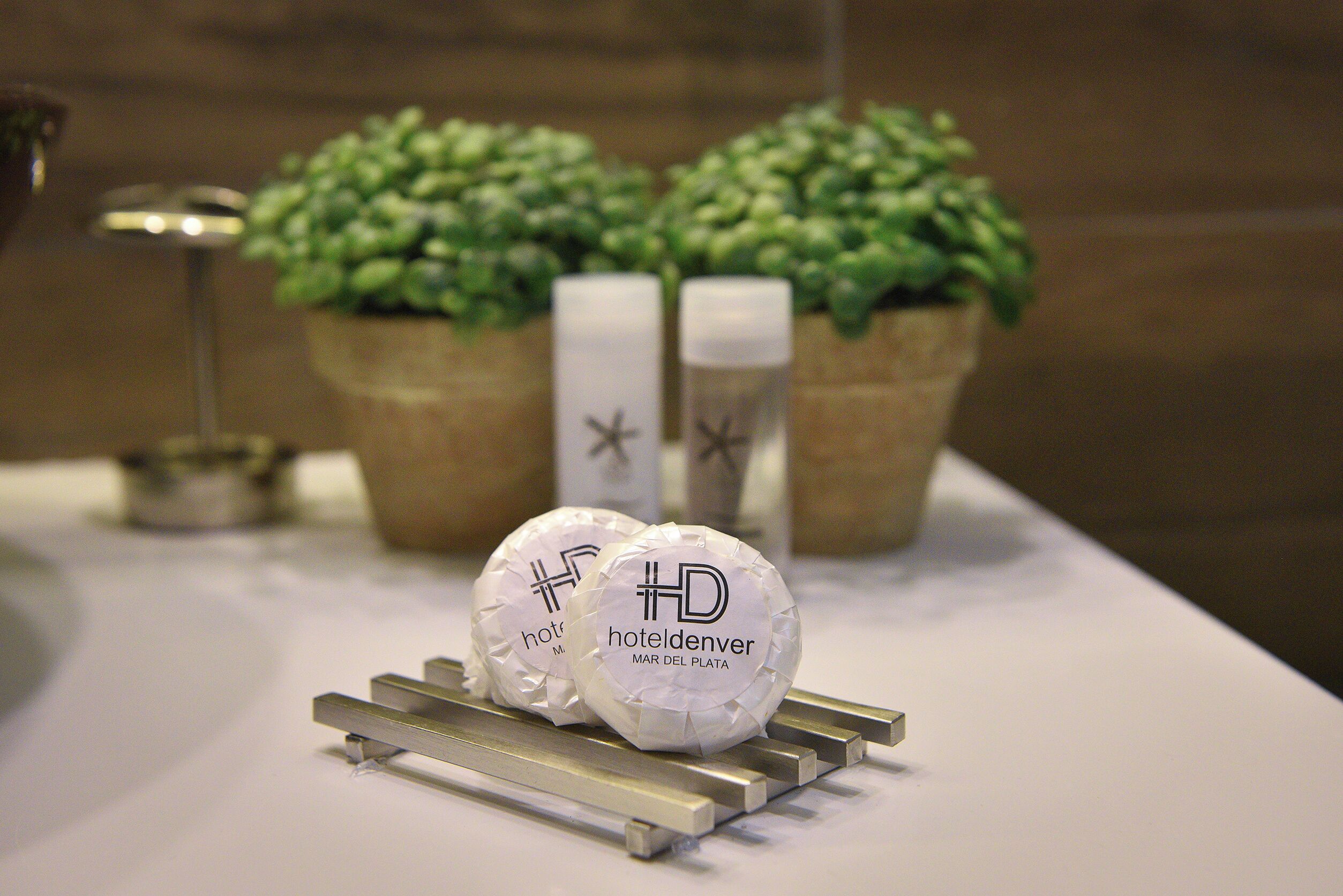 superior suite | bathroom | shower, free toiletries, hair dryer, towels