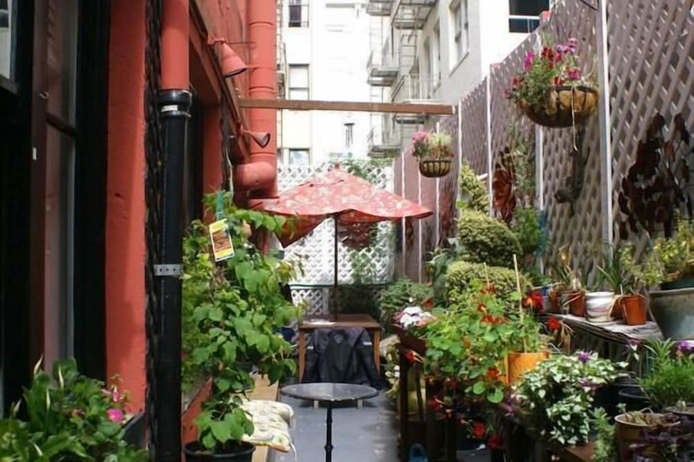 Adelaide Hostel