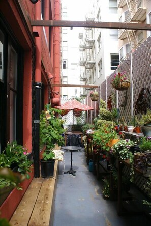 ลานระเบียง/นอกชาน