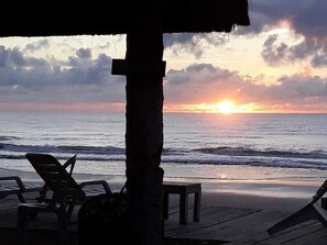 Private beach, sun-loungers - Indaiá Eco Village (Ilhéus)