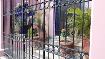 Pintu masuk hartanah
