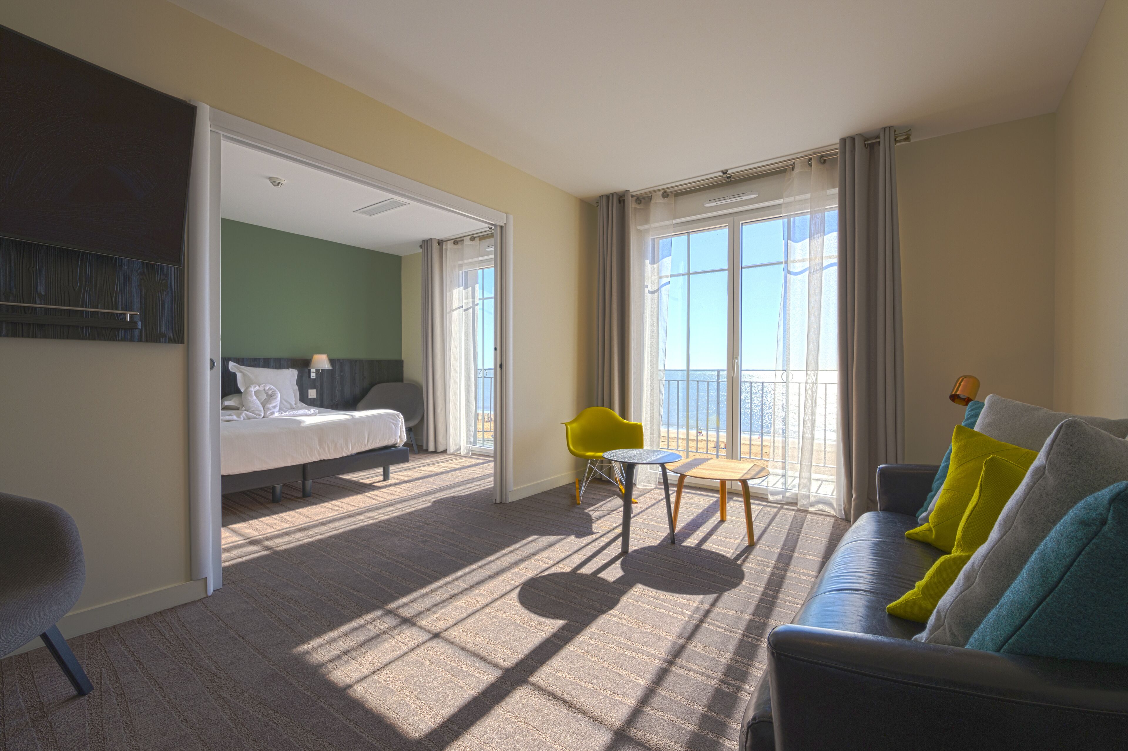 suite, ocean view | premium bedding, free minibar items, in-room safe, desk