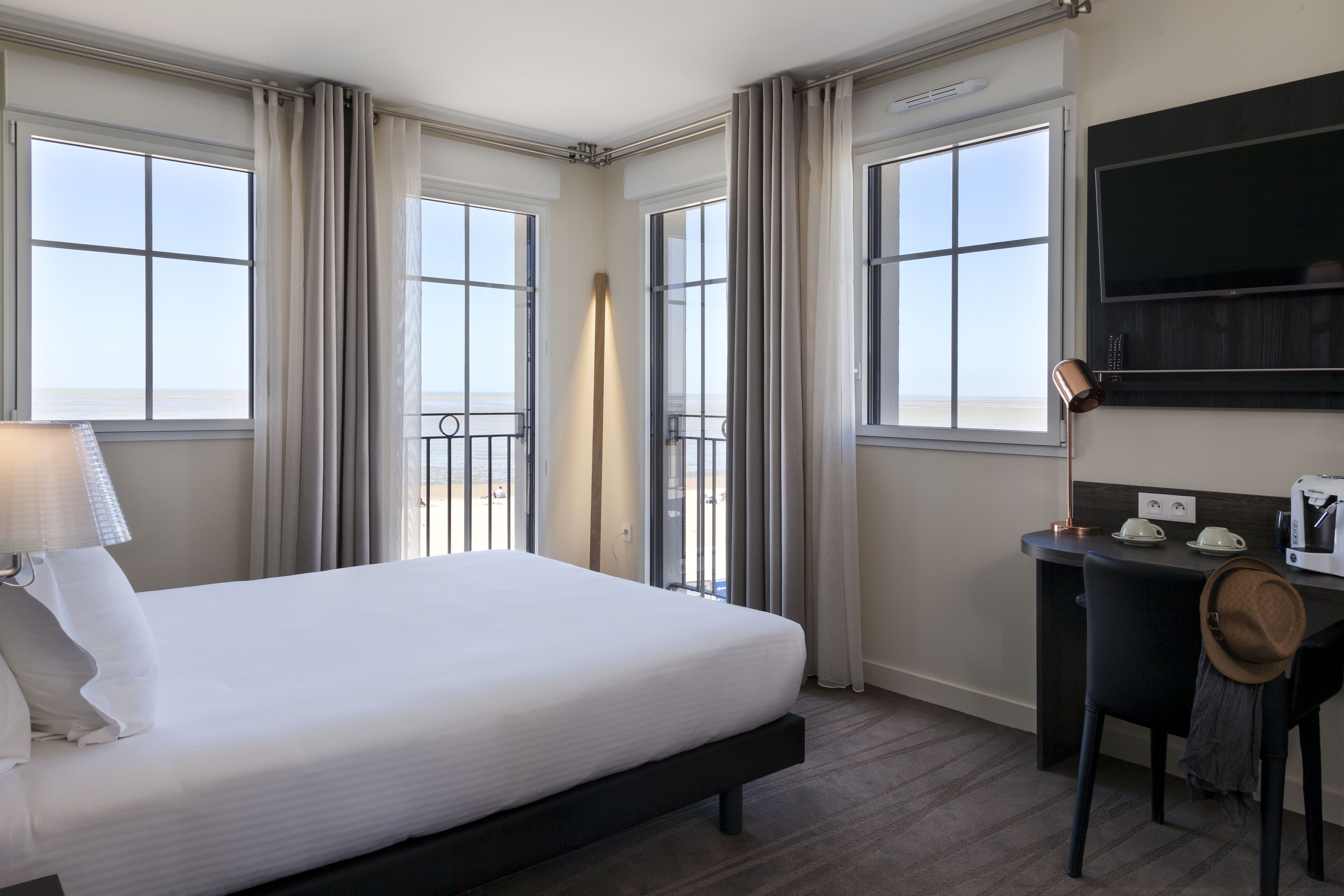 superior room, 1 queen bed, ocean view | beach/ocean view