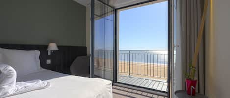 Suite, Ocean View | Premium bedding, free minibar items, in-room safe, desk