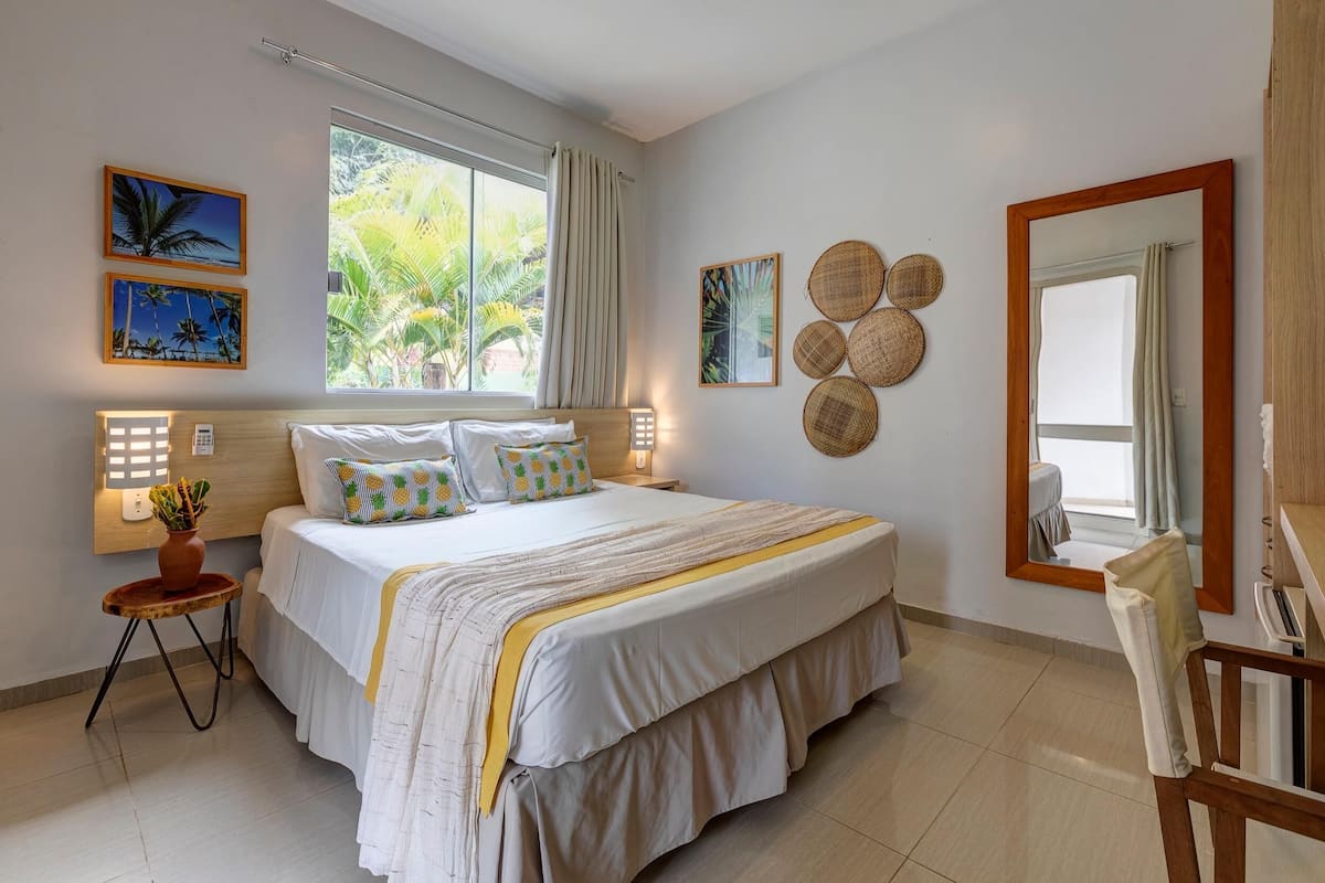 1 bedroom, in-room safe, individually decorated, blackout curtains