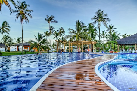 2 piscinas al aire libre