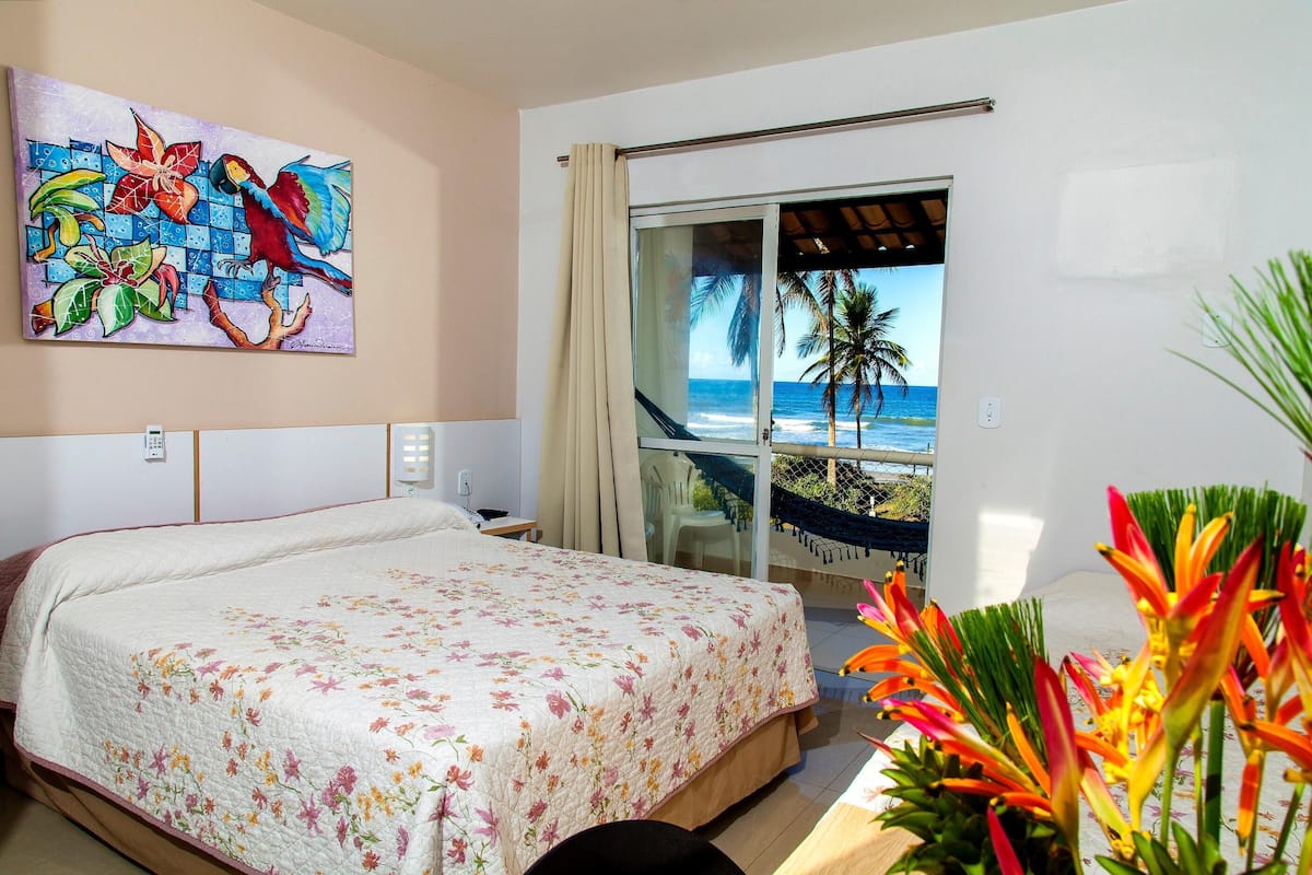 1 bedroom, in-room safe, individually decorated, blackout curtains