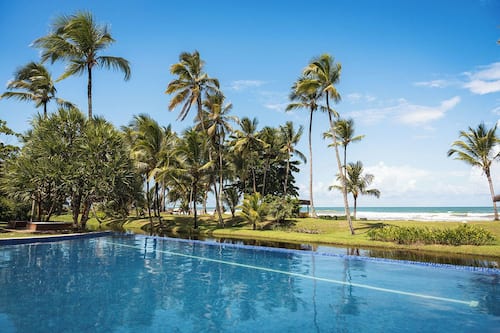 2 outdoor pools