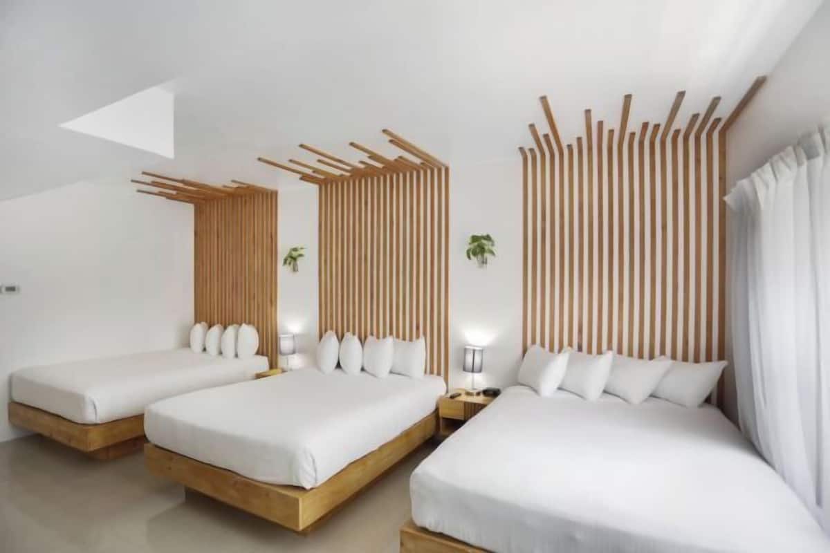 1 soveværelse, dundyner, pengeskab på værelset, lydisolering