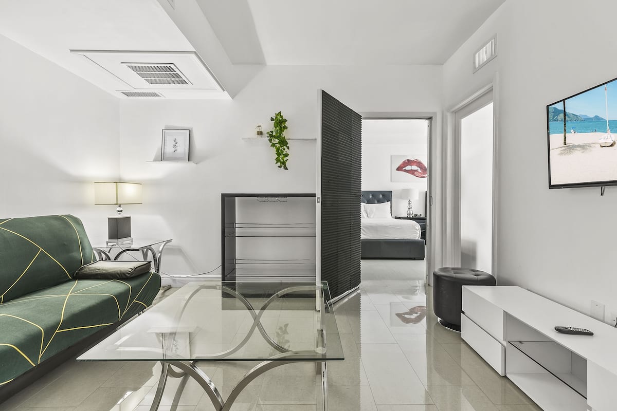 Premium-suite - 2 soveværelser - 2 badeværelser | 1 soveværelse, dundyner, pengeskab på værelset, lydisolering