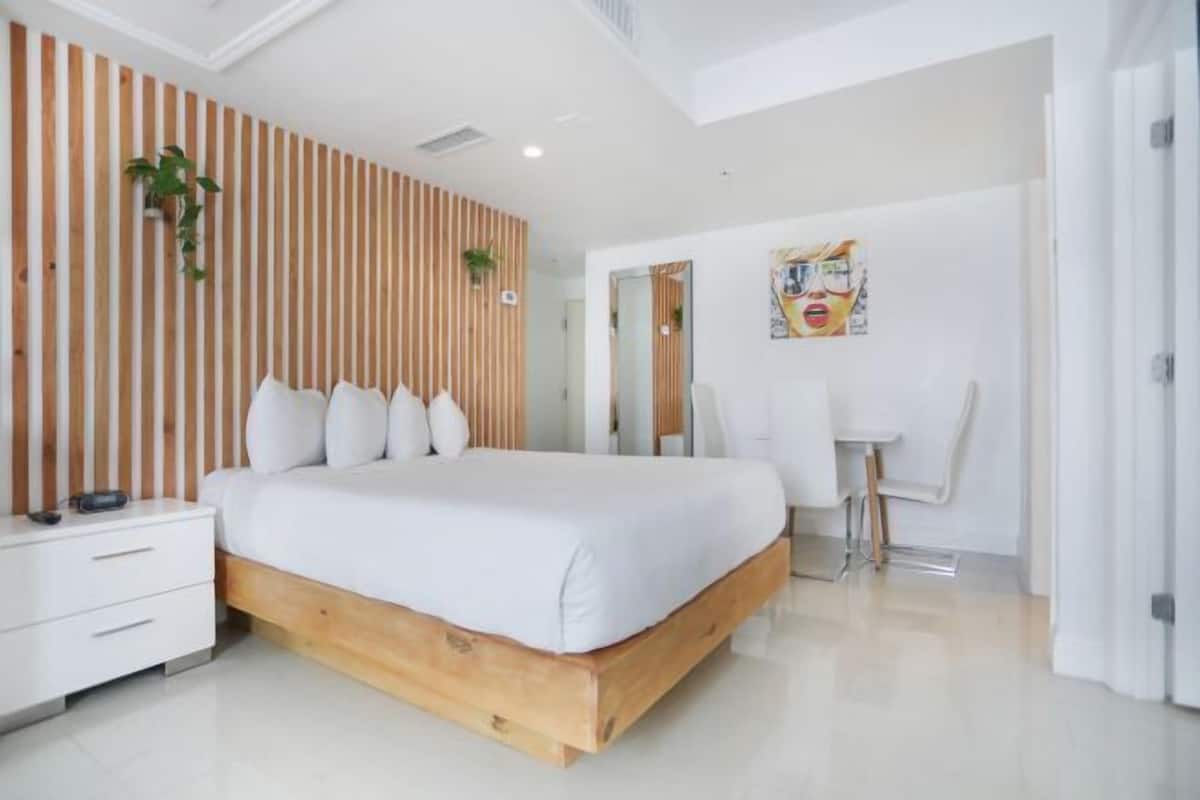 1 quarto, edredons de pluma, cofres nos quartos, quartos à prova de som