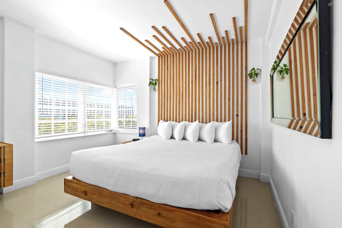 Premium-suite - 1 soveværelse - køkken - hjørneværelse | 1 soveværelse, dundyner, pengeskab på værelset, lydisolering