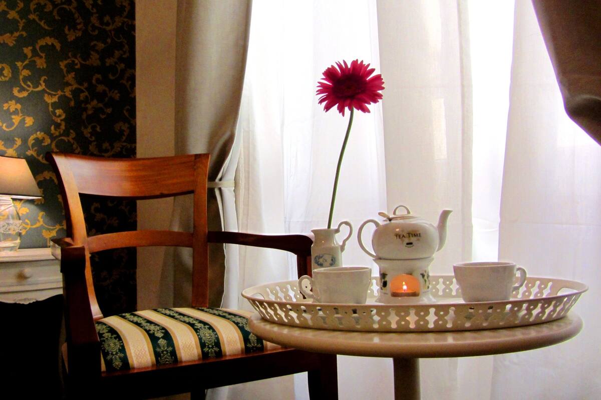 Classic Double Room | Room service – dining