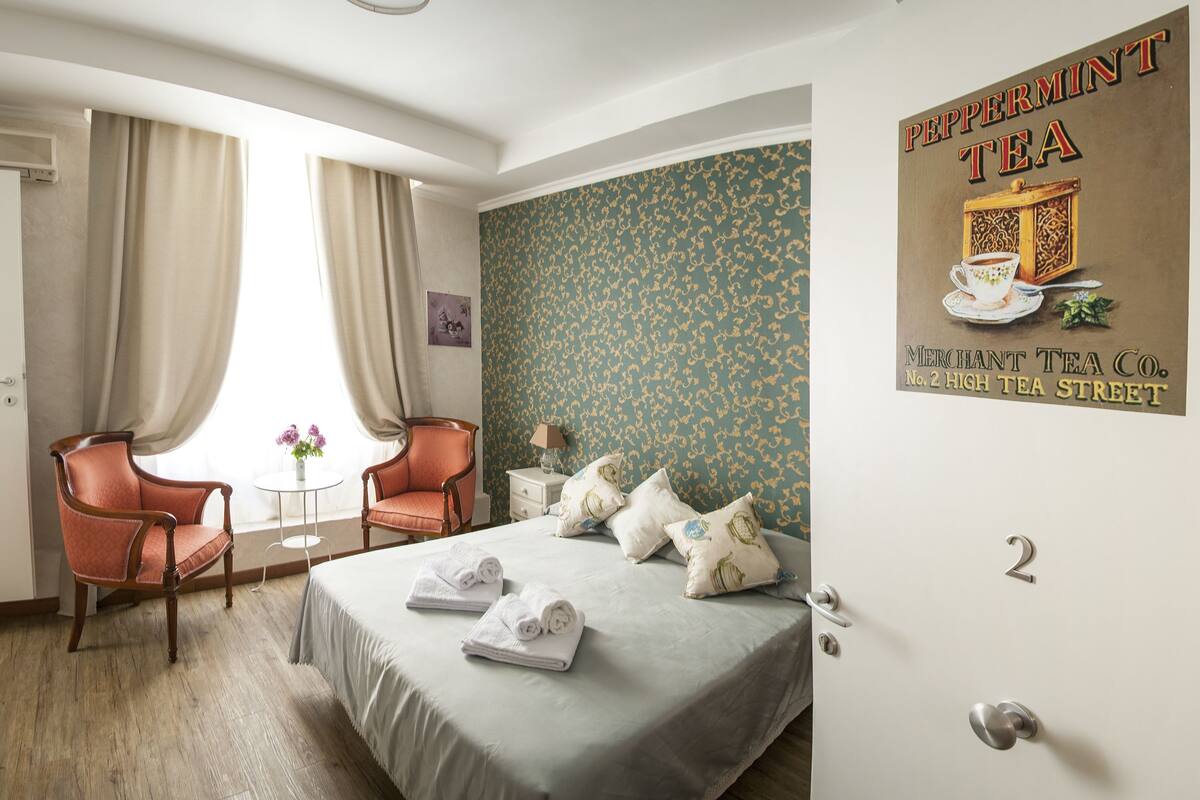 Minibar, in-room safe, blackout curtains, free WiFi