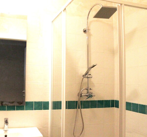 Bathroom - Teatime (Rome)