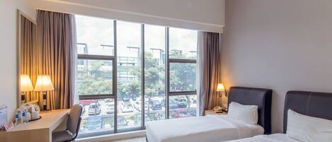 Superior Twin Room | Desk, iron/ironing board, rollaway beds, free WiFi