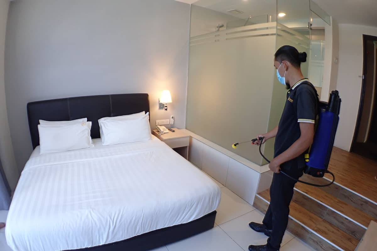 Desk, iron/ironing board, rollaway beds, free WiFi