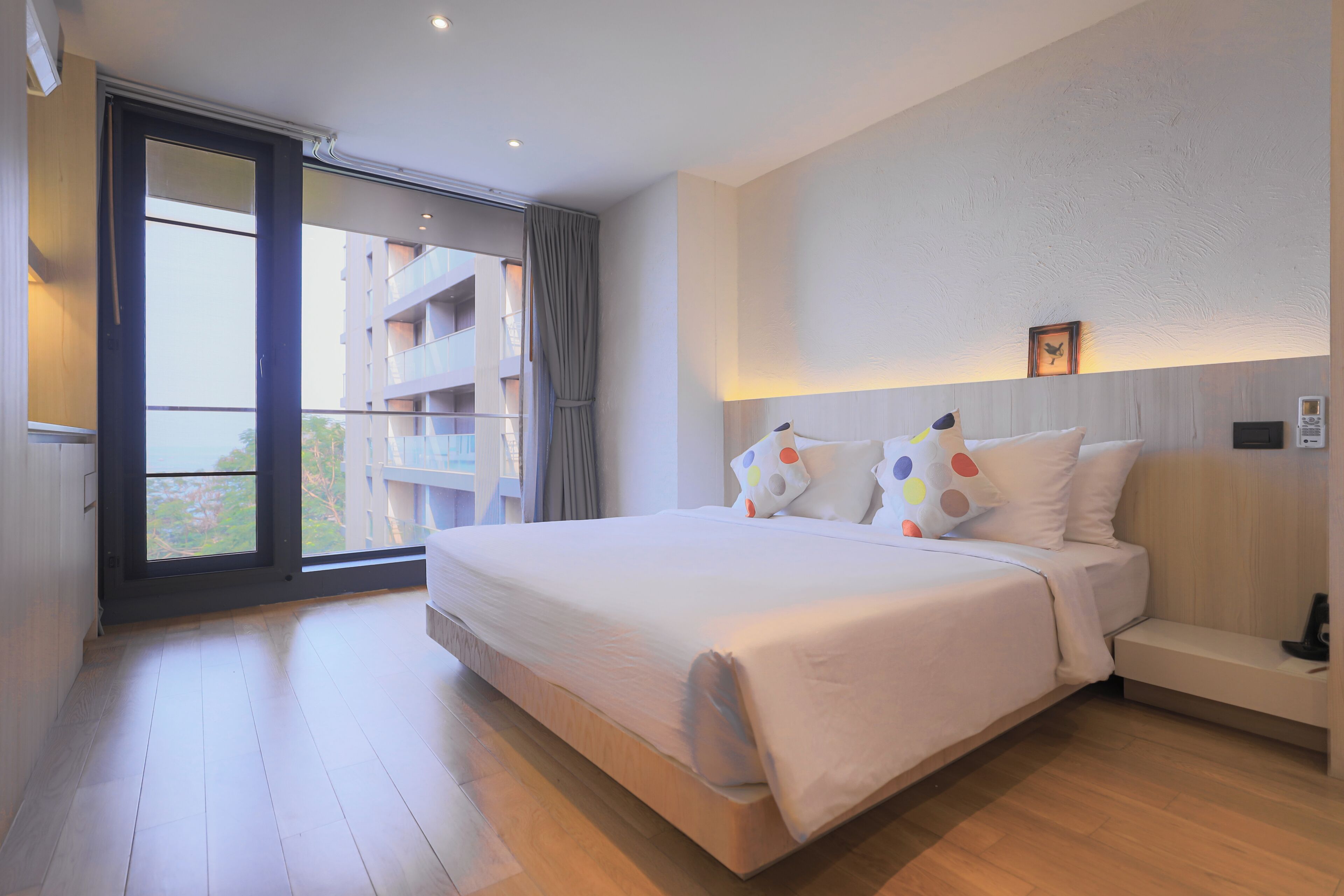 ห้องดีลักซ์ | ตู้นิรภัยในห้องพัก, โต๊ะทำงาน, ผ้าม่านกันแสง, Wi-Fi ฟรี