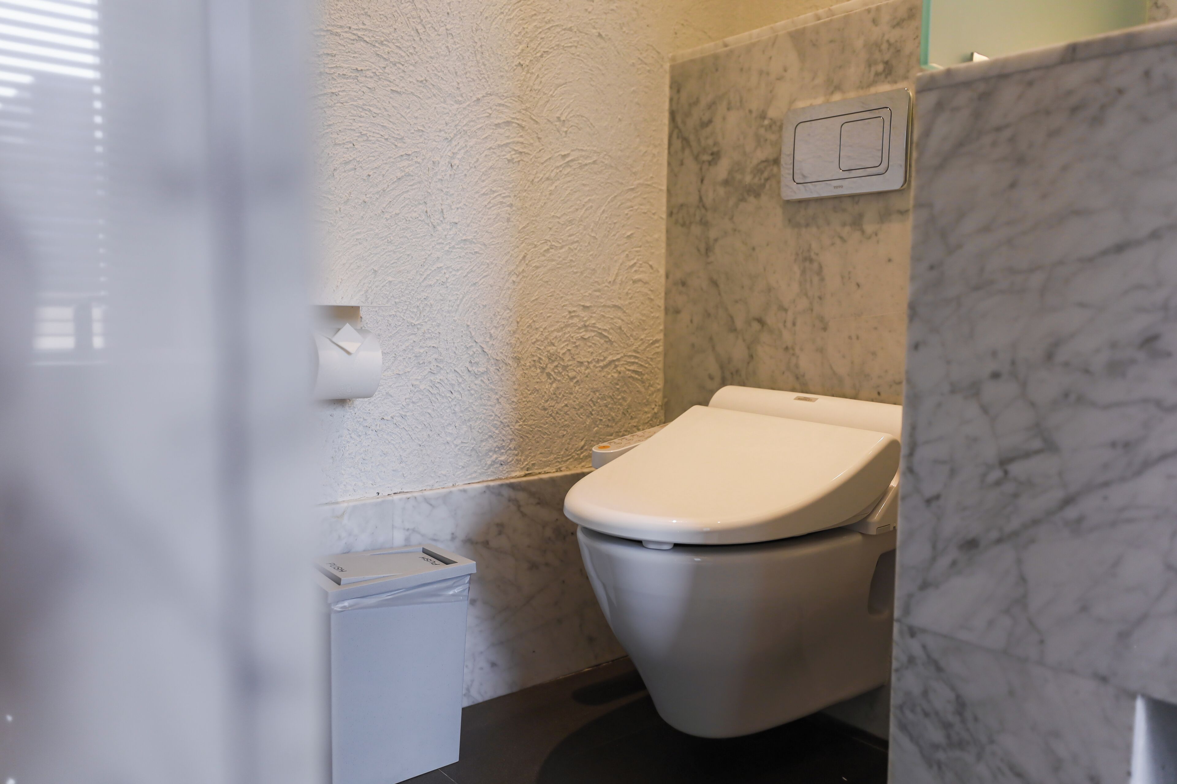 Luxury Seaview Corner Suite - 1 Bedroom | Salle de bain | Ensemble douche/baignoire, baignoire relaxante profonde