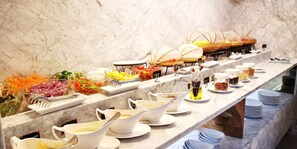 Restaurant - Balcony Seaside Sriracha Hotel & Serviced Apartments (Si Racha)