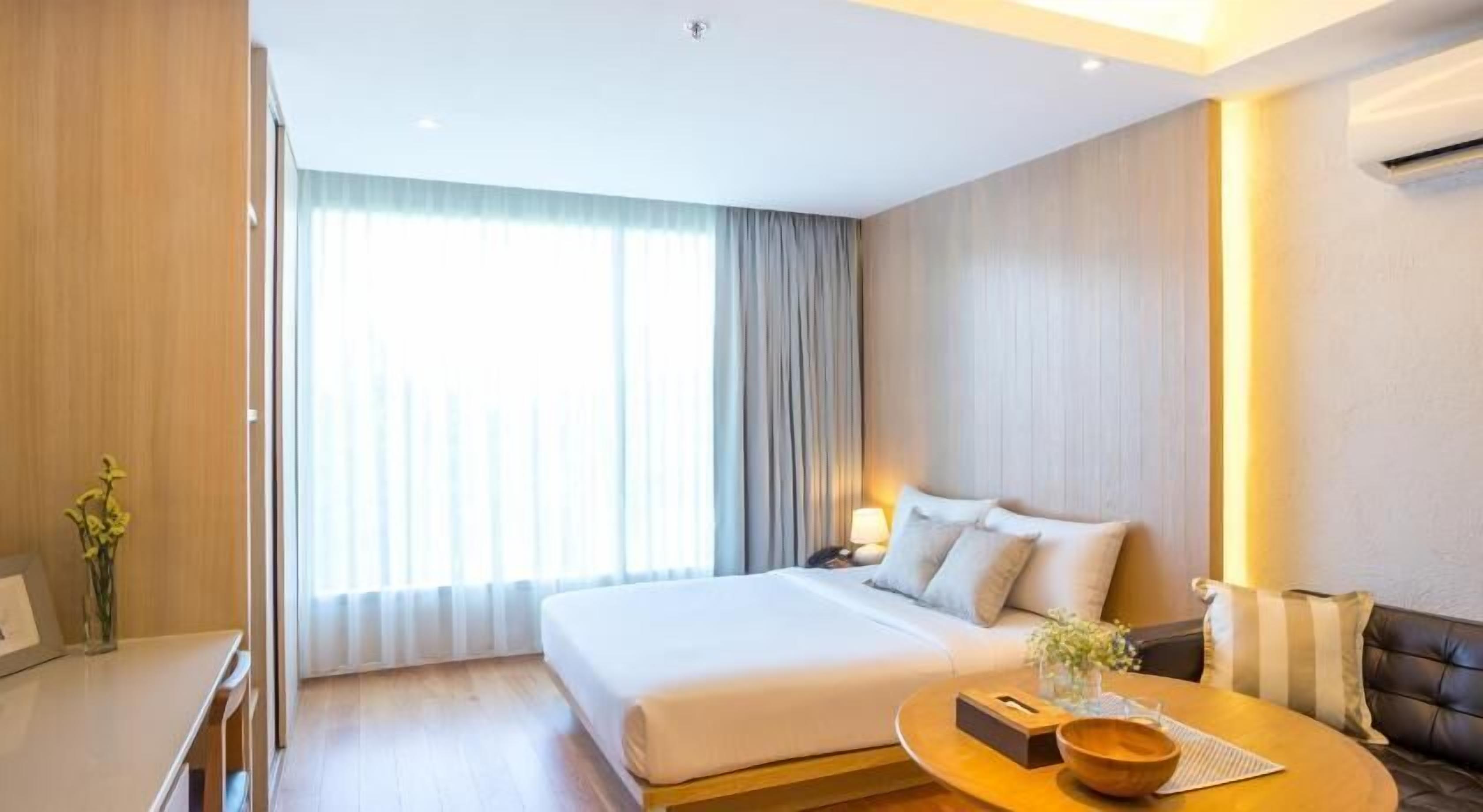 In-room safe, desk, blackout drapes, free WiFi