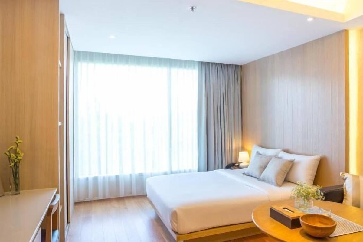 In-room safe, desk, blackout drapes, free WiFi