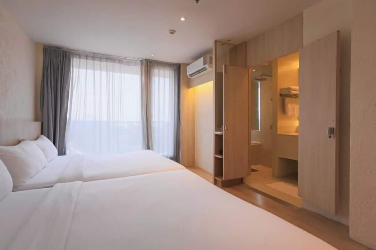 In-room safe, desk, blackout drapes, free WiFi