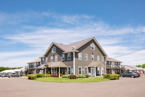 Exterior detail - Brackley Beach Northwinds Inn and Suites (Brackley Beach)