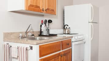 Chambre | Coin cuisine privé | Réfrigérateur, micro-ondes, cafetiÚre/bouilloire