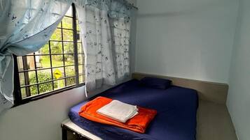 Standard Double Room, 1 Queen Bed | In-room safe, soundproofing, free WiFi, bed sheets