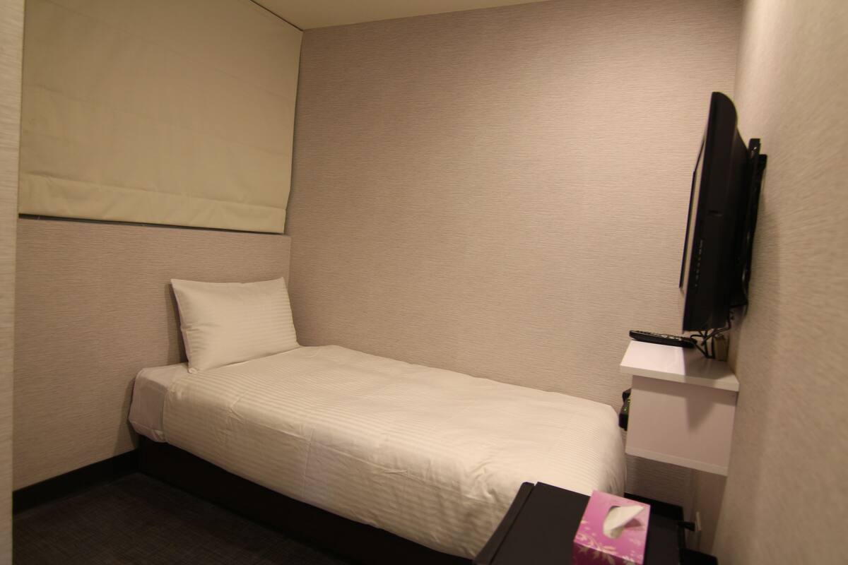 Kamar Single | Brankas, tempat tidur lipat/tambahan, dan Wi-Fi gratis