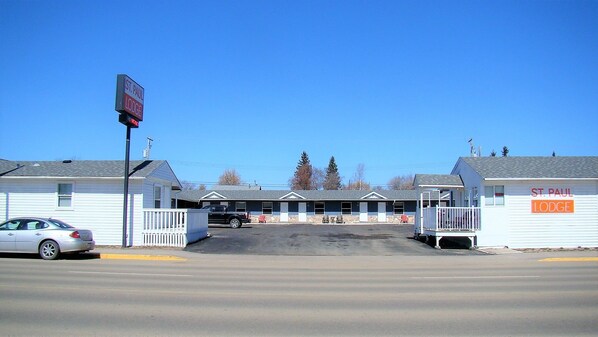 Front of property - St. Paul Lodge (St. Paul)