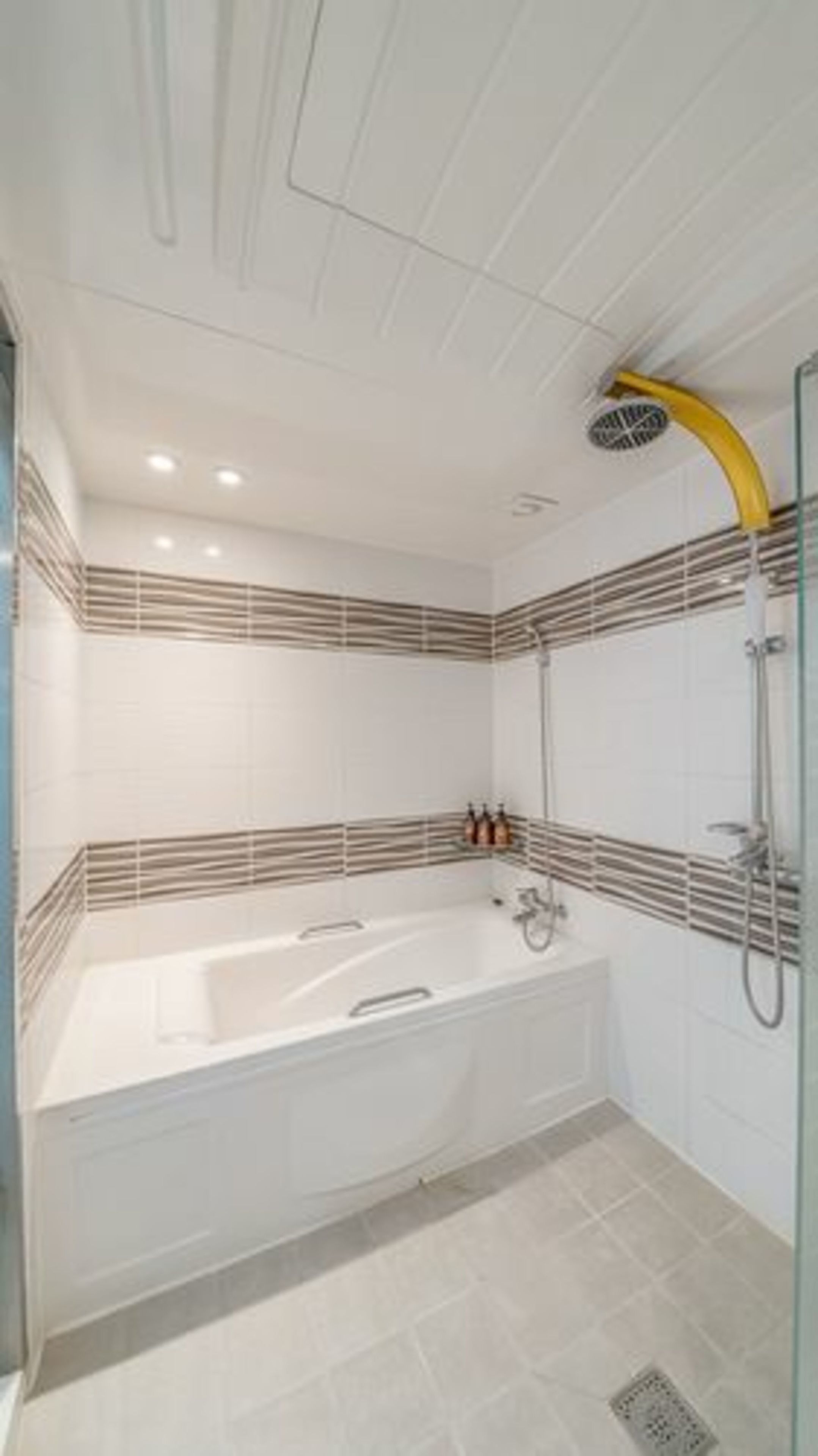 double room | bathroom | combined shower/bathtub, free toiletries, hair dryer, bathrobes