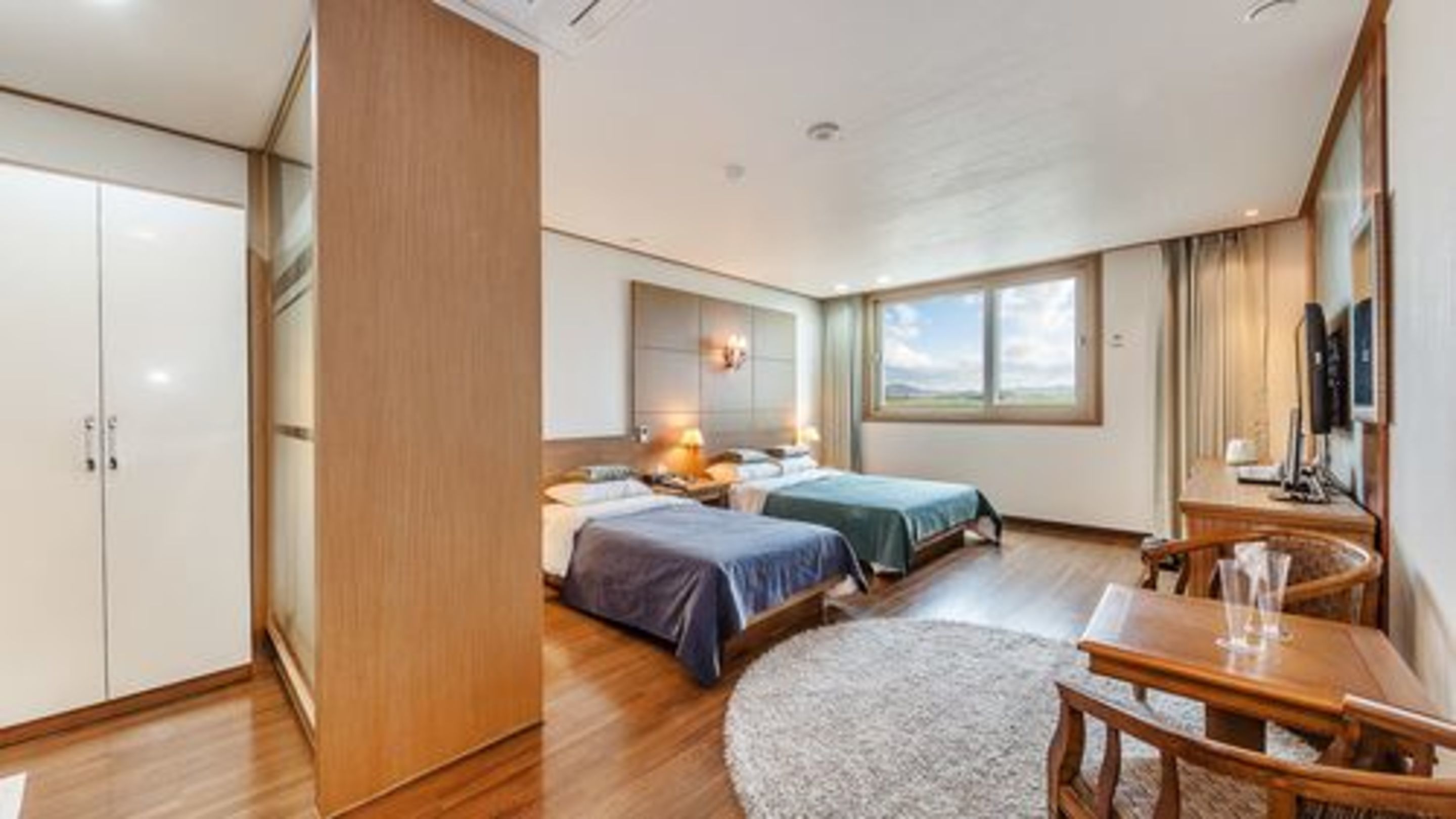 twin room | free wifi