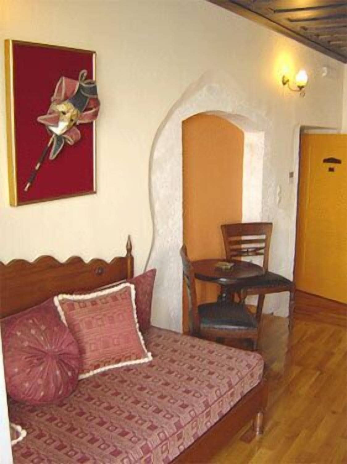 standard room | living area | 28-inch flat-screen tv with digital channels, tv