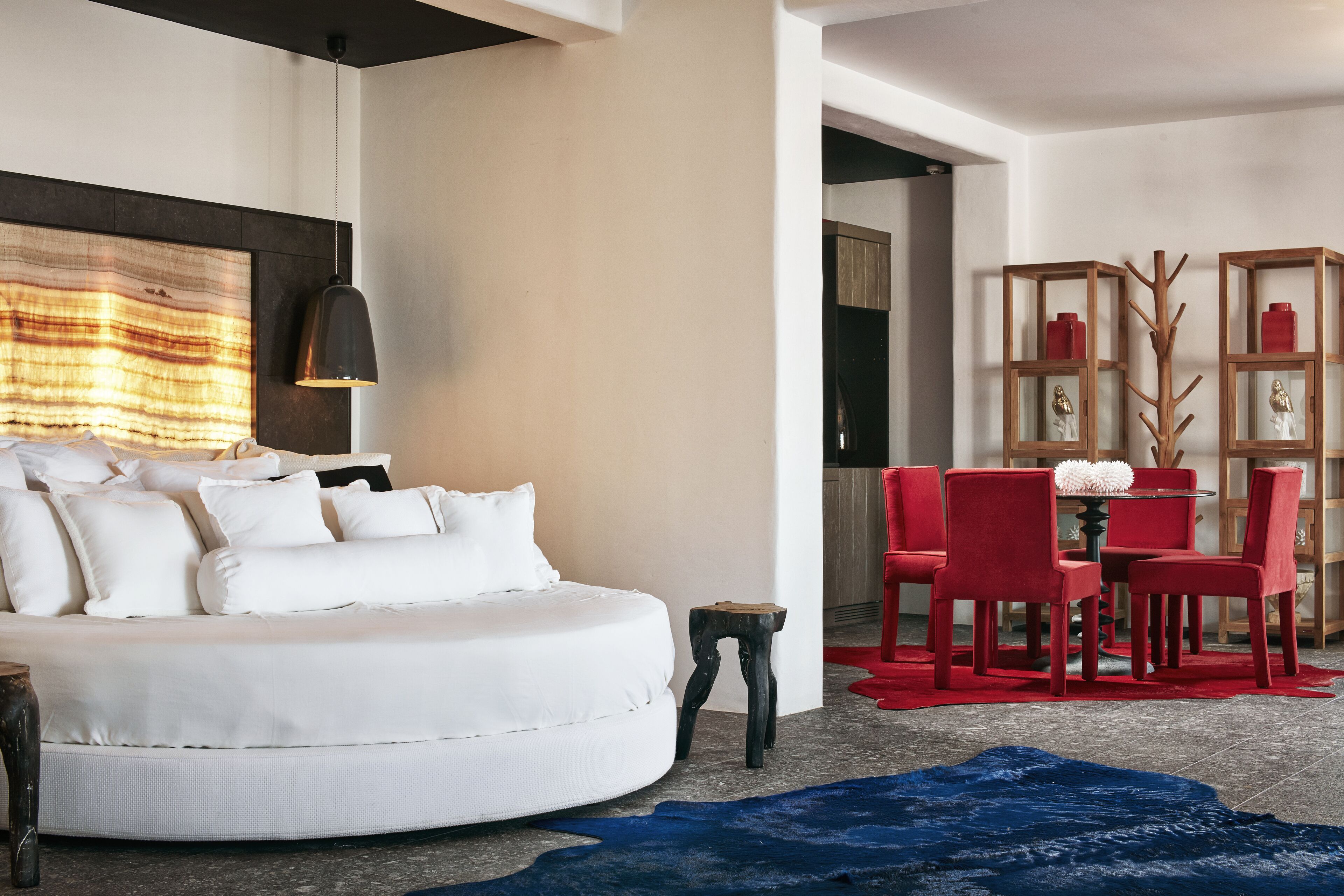 premium bedding, pillow-top beds, minibar, in-room safe