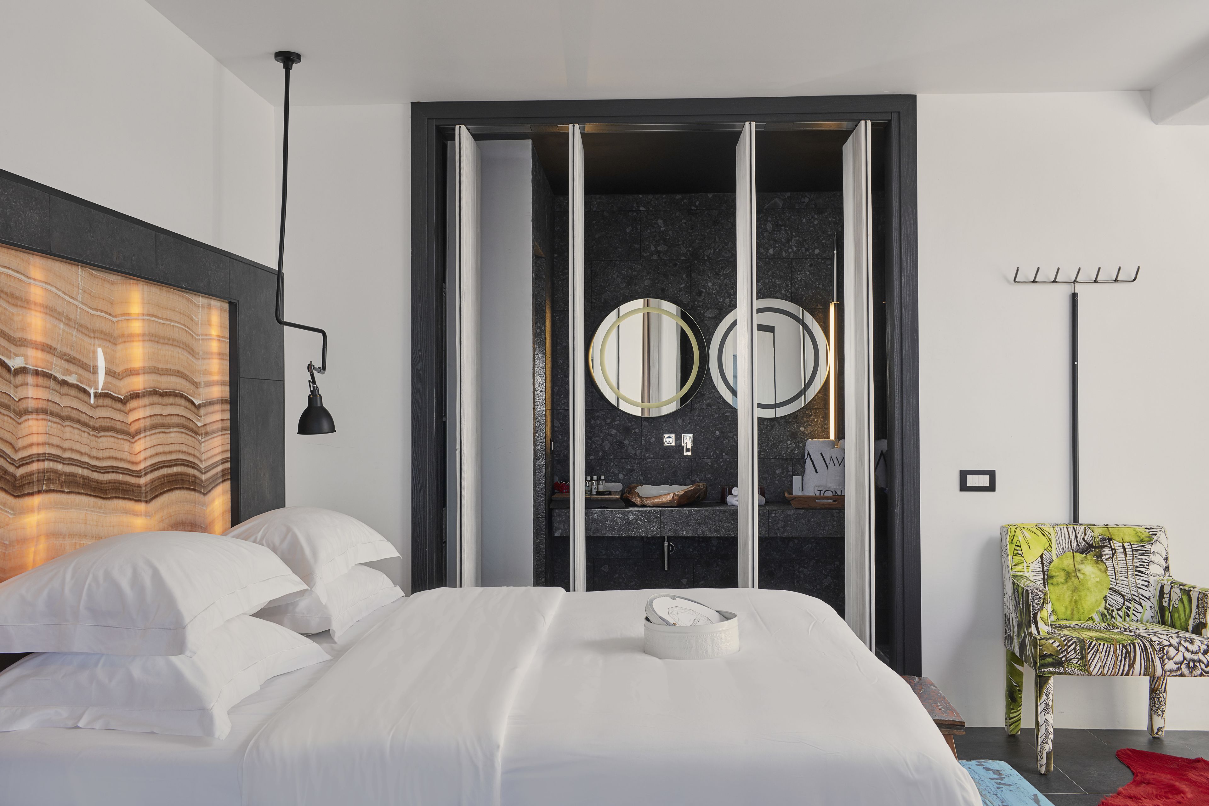 premium bedding, pillow-top beds, minibar, in-room safe