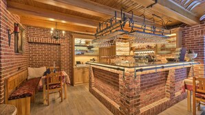Bar (on property) - Hotel Kristýna (Spindleruv Mlyn)