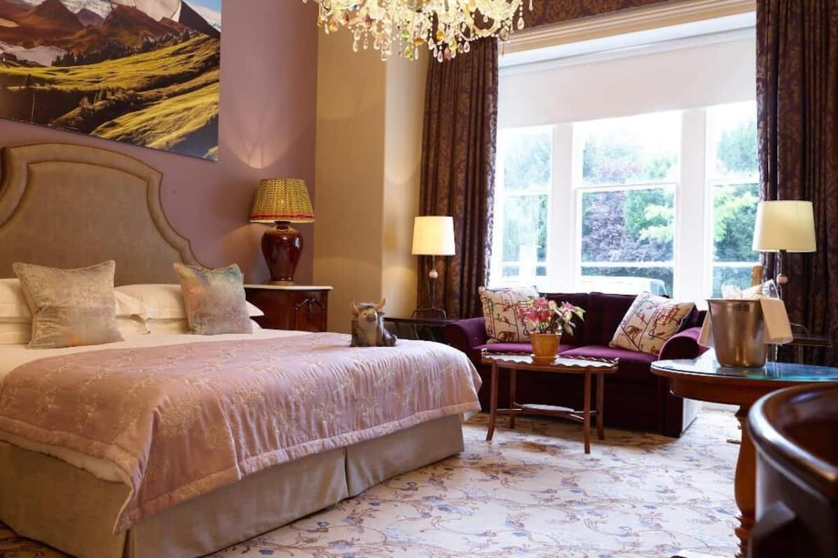 Individually decorated, blackout drapes, iron/ironing board, free WiFi