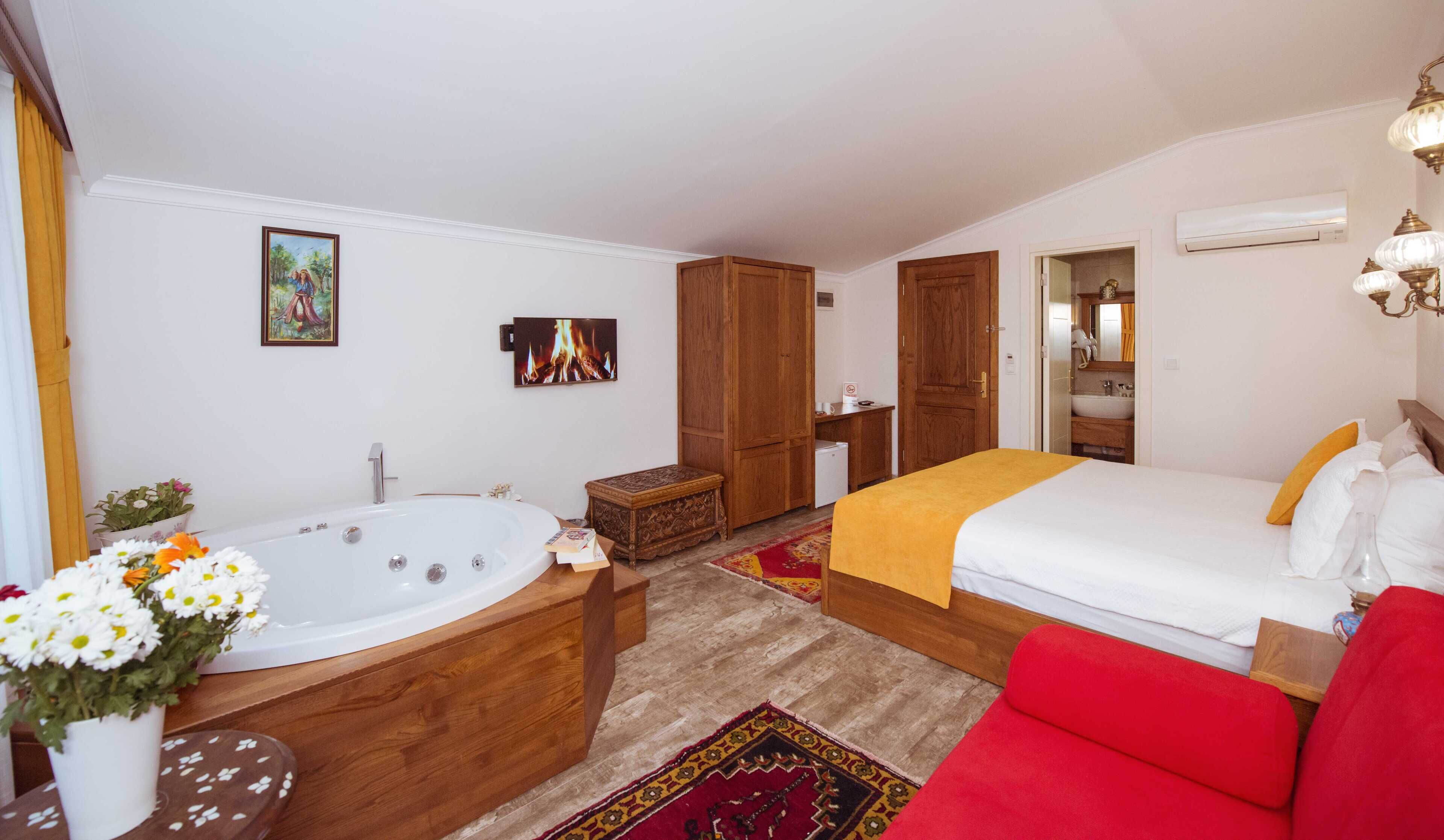 deluxe room with spa  bath | minibar, in-room safe, soundproofing, iron/ironing board